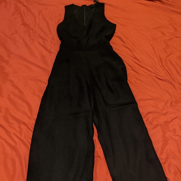 Banana Republic Cropped V-Neck Jumpsuit - Picture 2 of 3